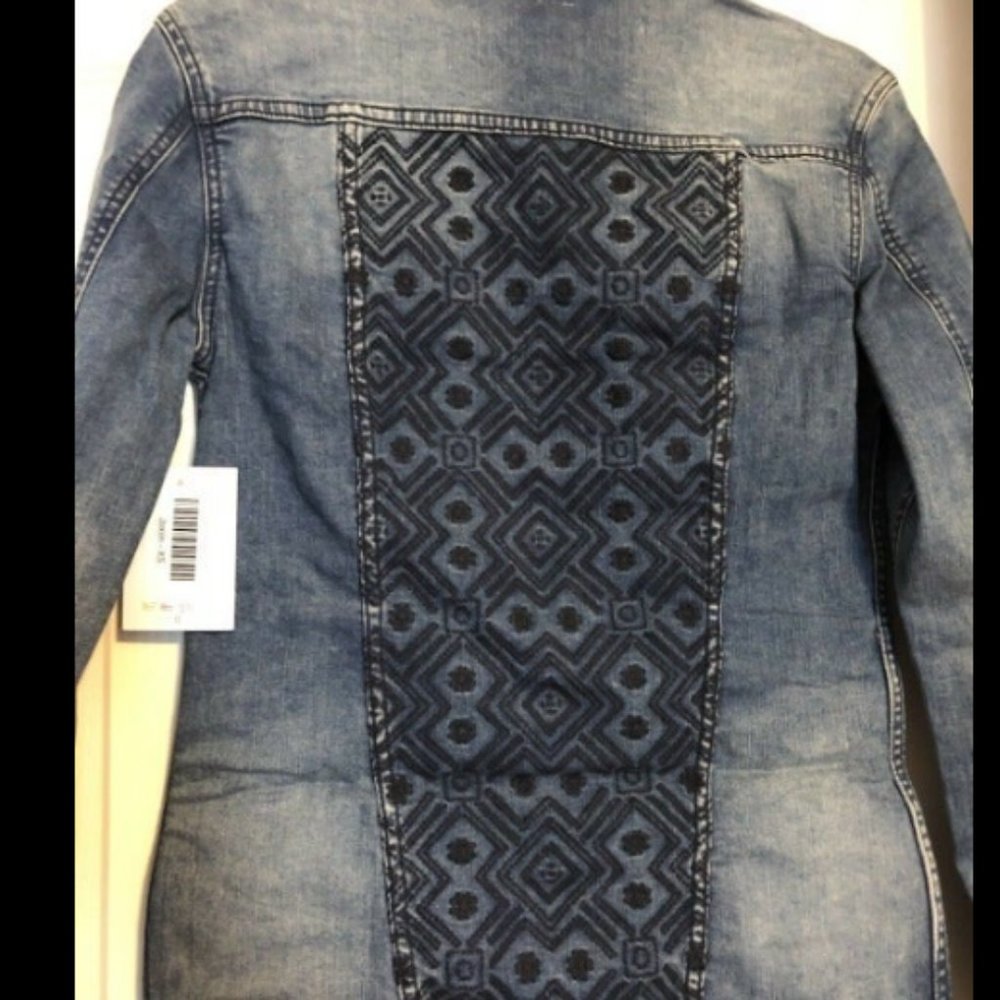 SALE! LuLaRoe Jaxon Jean Jacket Blue with Embroidery XS New for Summer